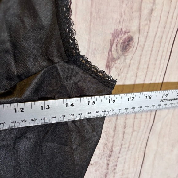 Vintage Elegant Black Corset Style Lace Trim Camisole Crop Top Medium - Picture 2 of 5